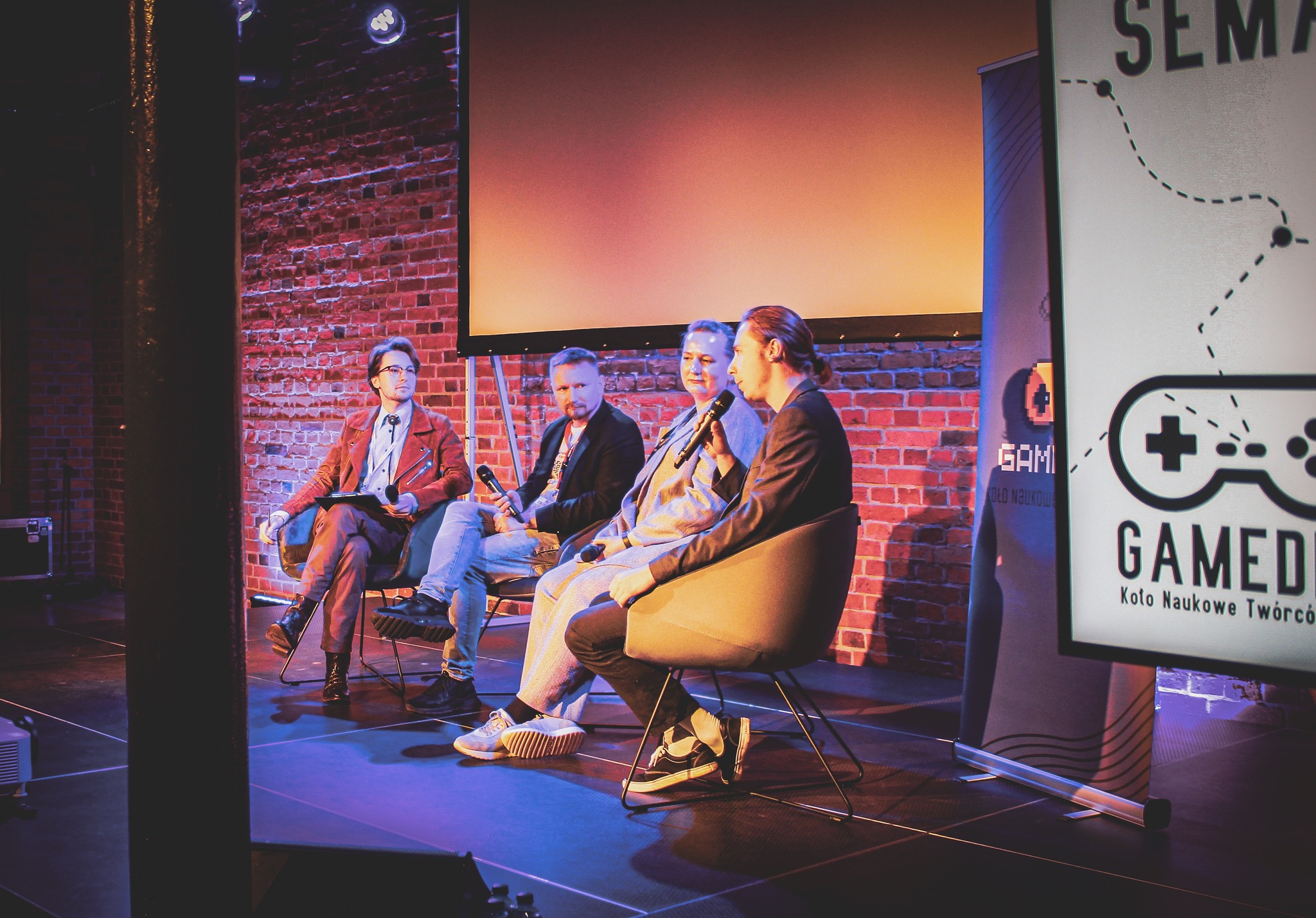 guests of the conference on sceane